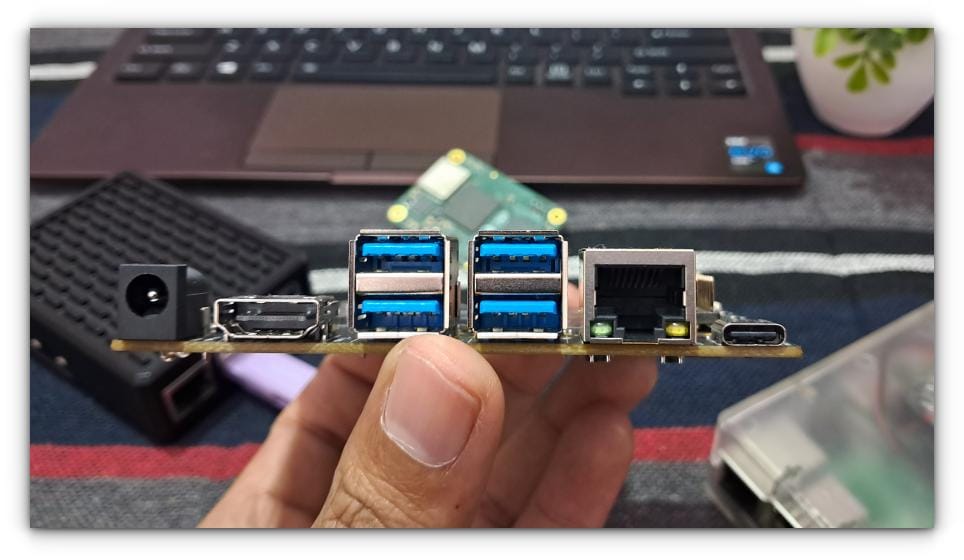 armsom cm5 io board port side view